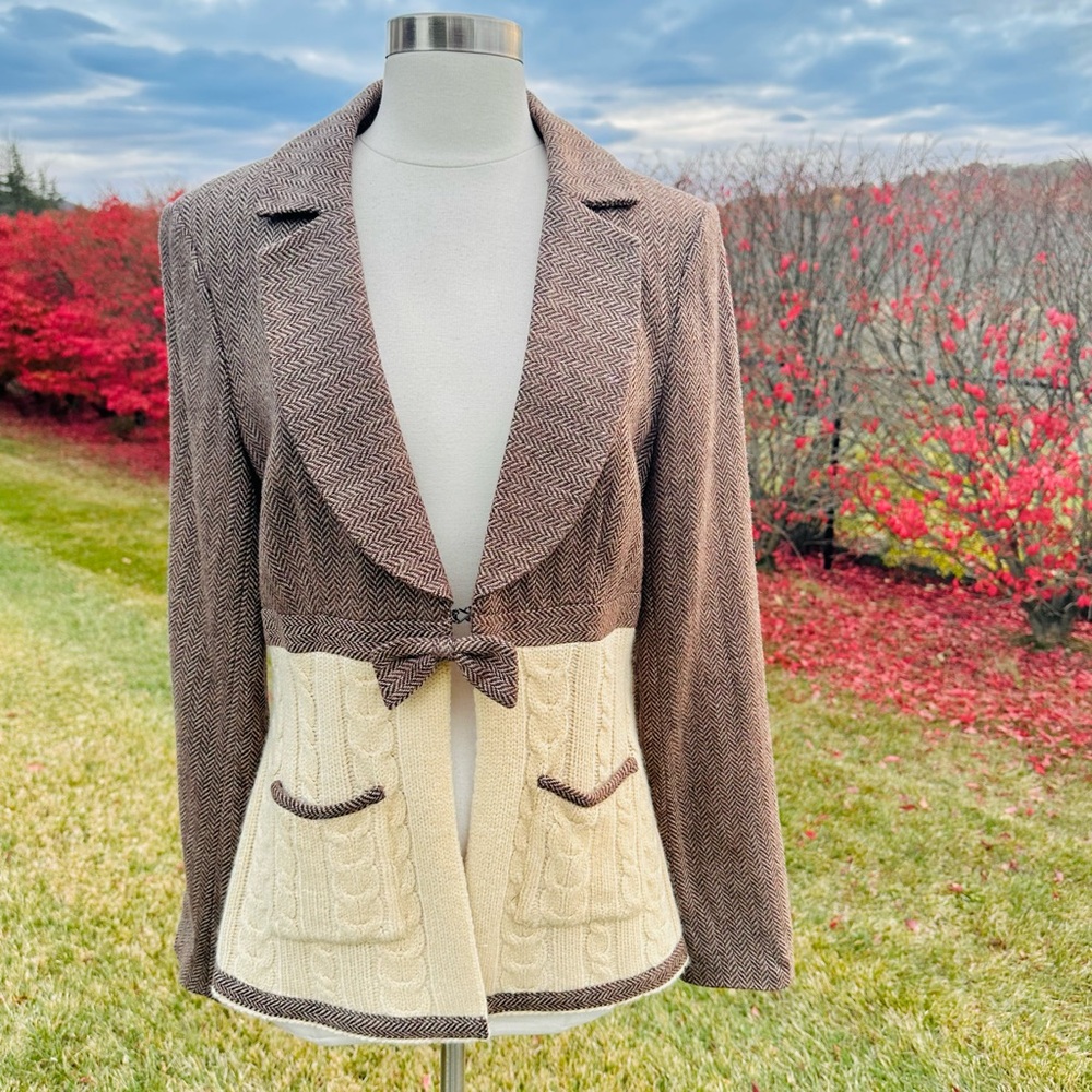 Boston Proper Women’s Size 12
Brown & Beige Tweed Wool/ Rayon Sweater Blazer - Picture 3 of 16